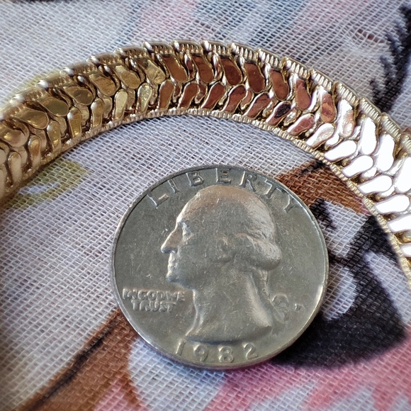 Herringbone Gold & Silver Tone Clear Rhinestone Banana Republic Toggle Bracelet - Picture 8 of 9